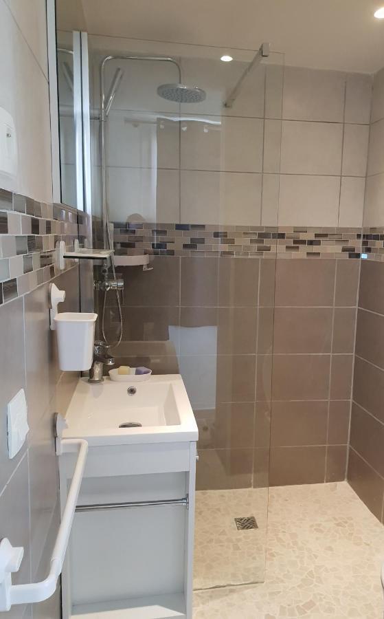 Studio d'environ 20m2, piscine, vue mer, pour 2 personnes Marseille Extérieur photo